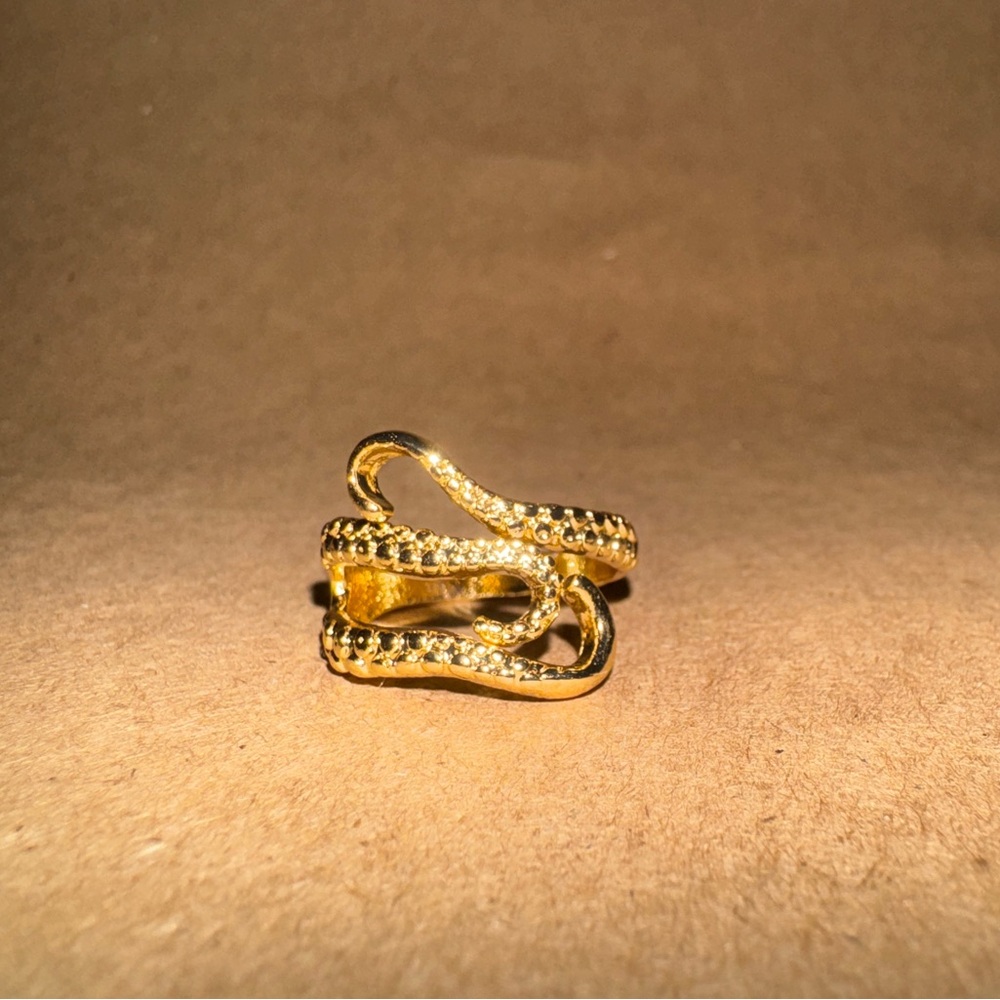 Elegant Gold-Tone Women's Ring
